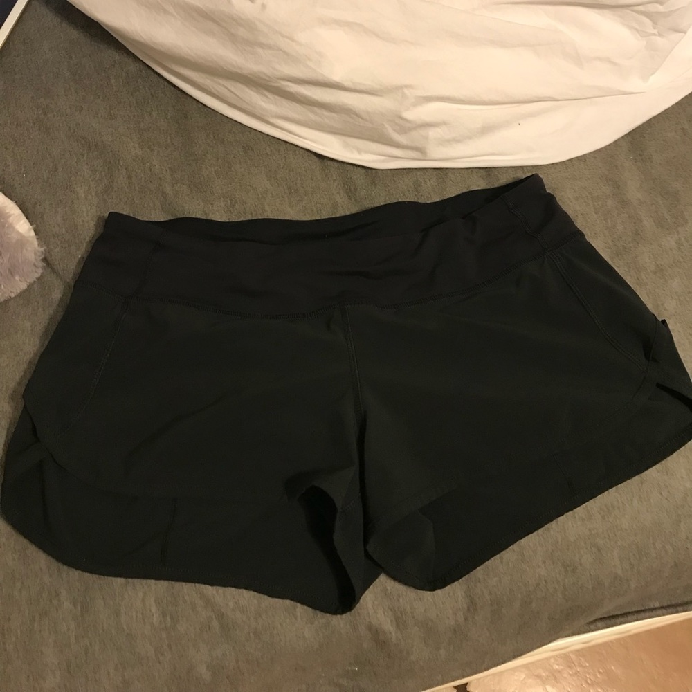 BLACK LULULEMON SHORTS